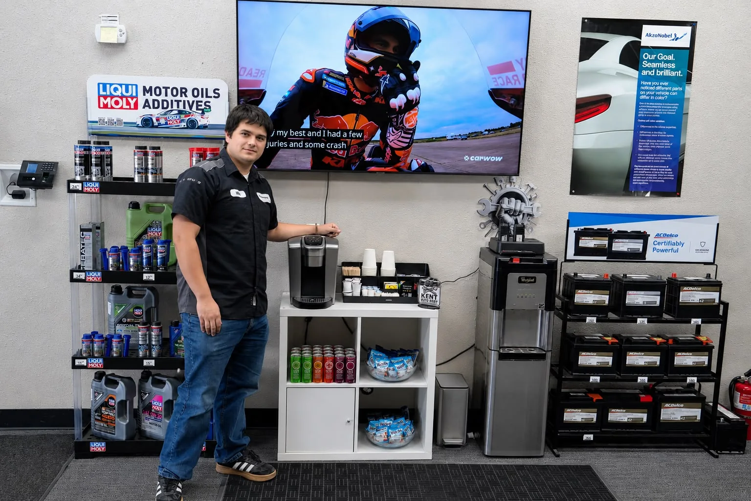 Kent Auto Body customer service area